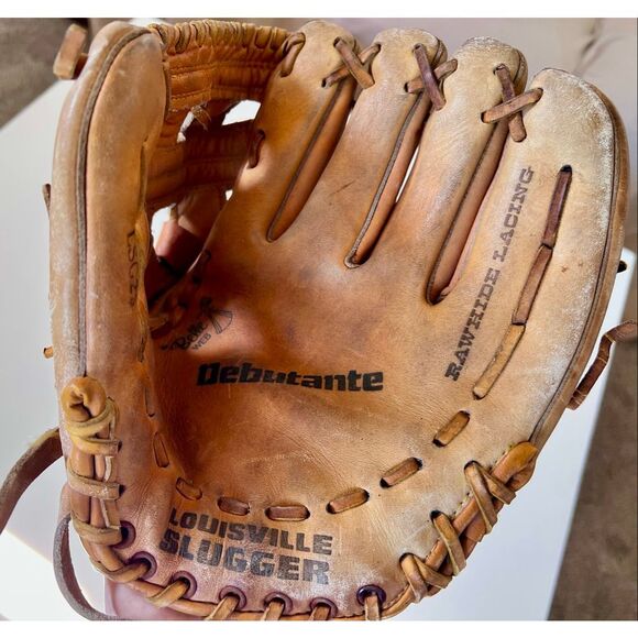 Vintage Louisville Slugger Debutante 10” Baseball Glove Mitt RH Thrower - Picture 3 of 6